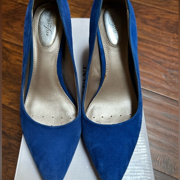 Alfani royal blue 3” heels - Picture 4 of 4